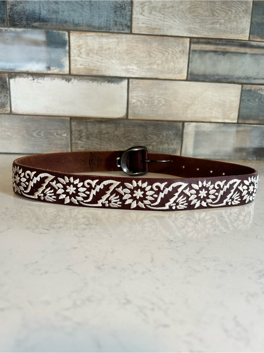 🍀Vintage Lucky Brand Dark Brown Leather Belt With White Floral Embroidery XS - Picture 3 of 11